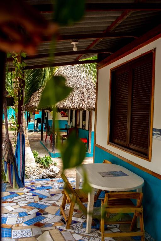 Isla Grande Eco-Hostal - One-Bedroom House