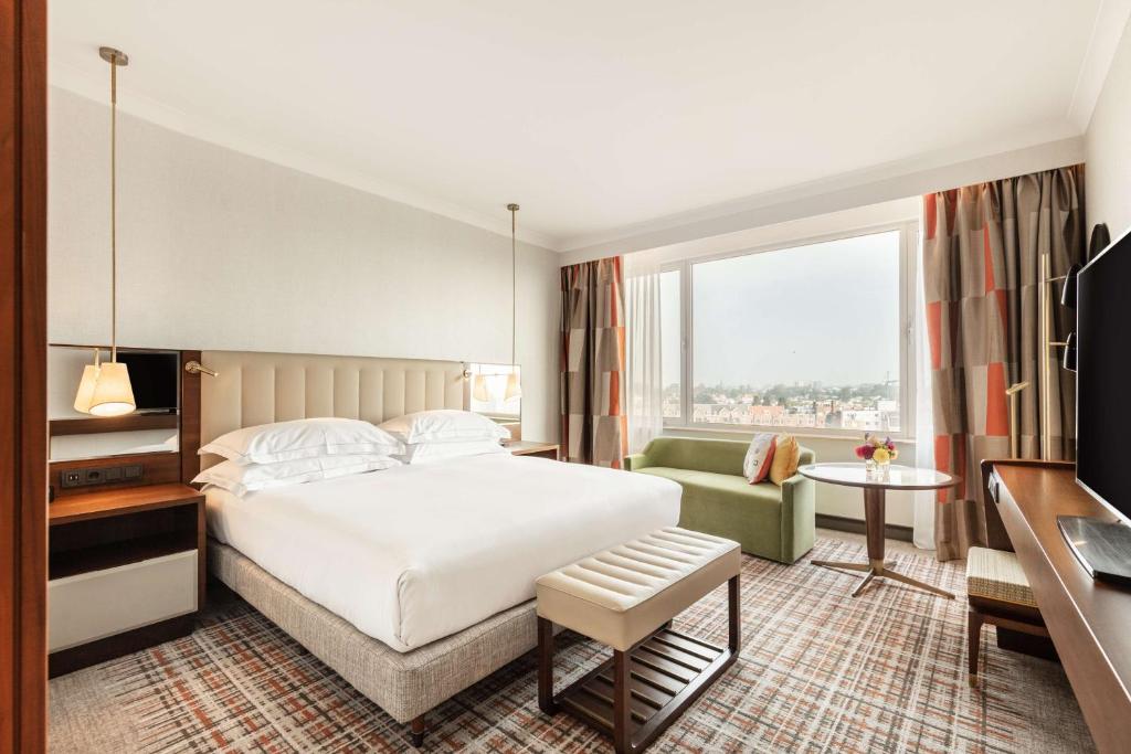 Hilton Amsterdam - Deluxe King Room
