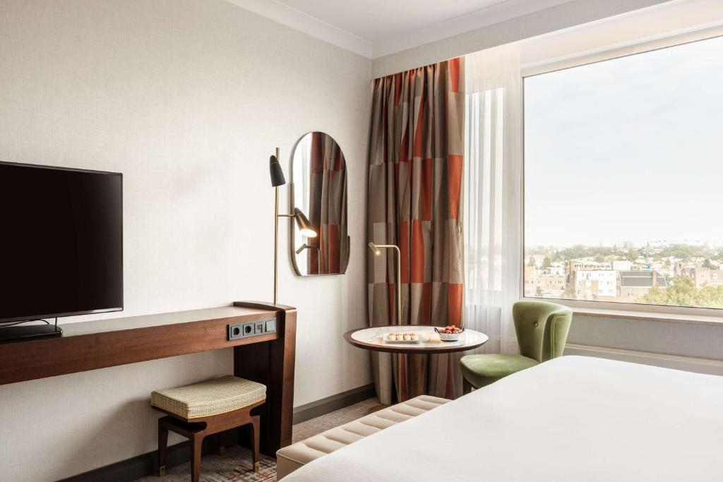 Hilton Amsterdam - Superior King Room