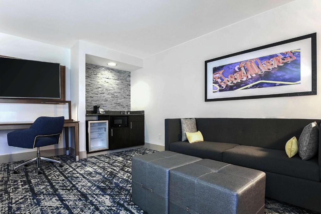 Hampton Inn & Suites Austin - Downtown photo