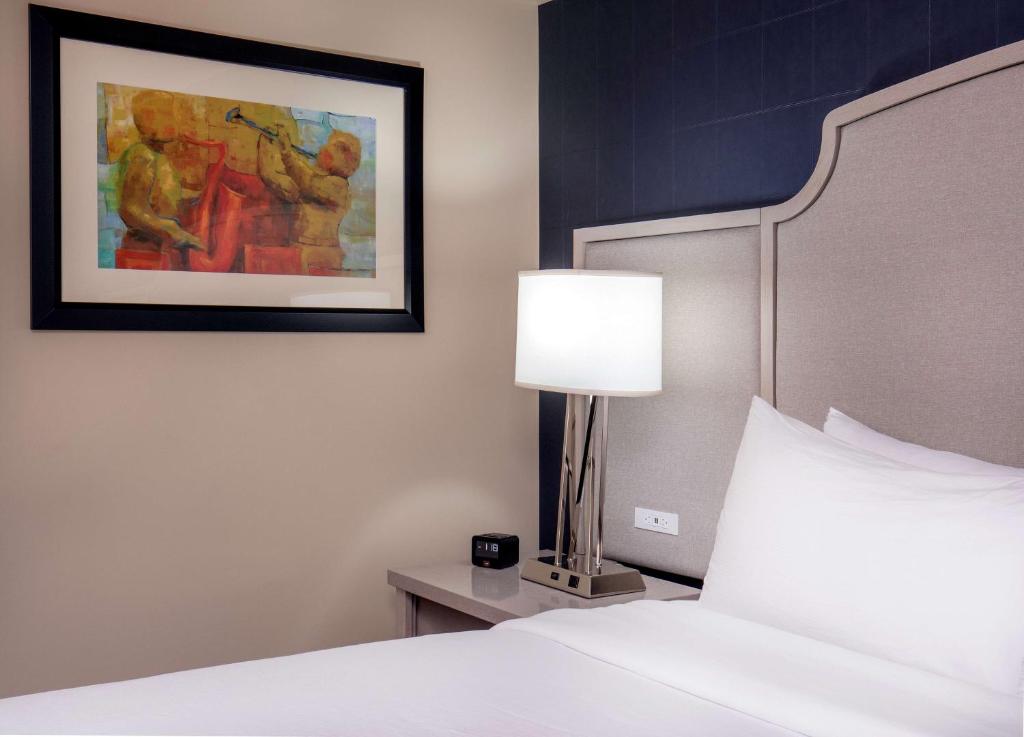 DoubleTree by Hilton Hotel Nashville Downtown - Suite King King A Due Camere Con Divano Letto