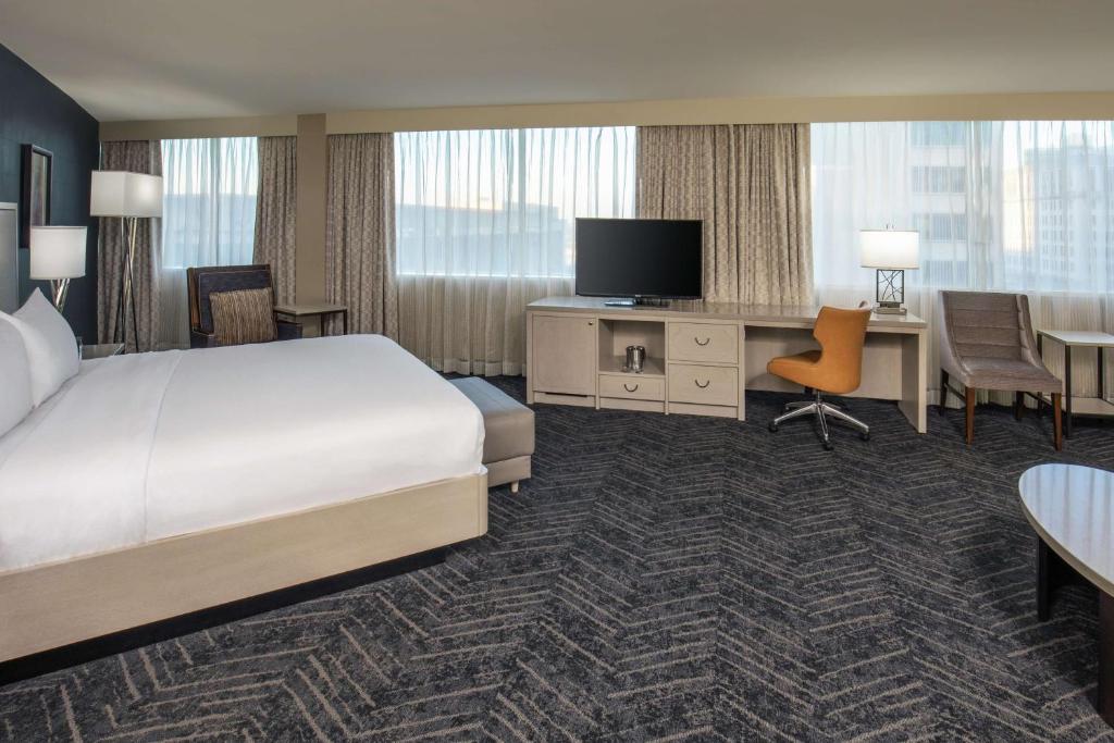 DoubleTree by Hilton Hotel Nashville Downtown - Junior King Suite Con Divano Letto