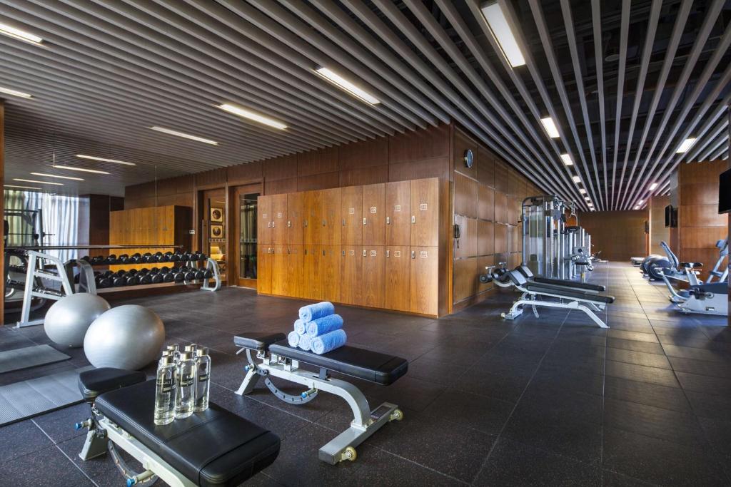 Fitness centrum a/nebo fitness zařízení v ubytování DoubleTree by Hilton Guangzhou - Near Beijing Road Pedestrian Street