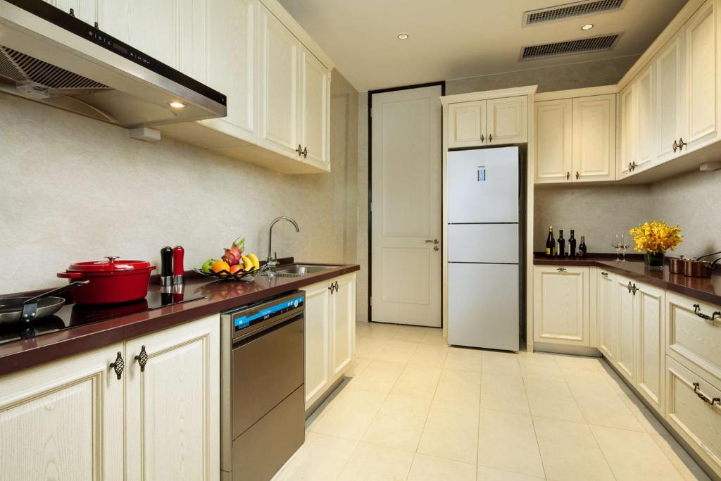 Kuchyň nebo kuchyňský kout v ubytování DoubleTree by Hilton Guangzhou - Near Beijing Road Pedestrian Street