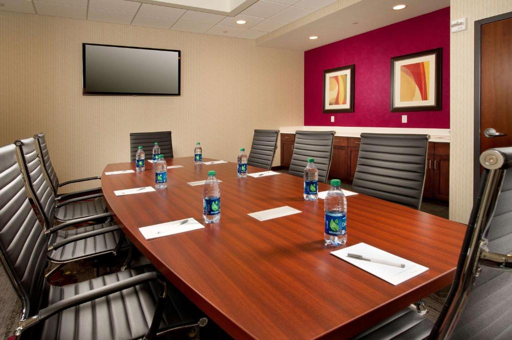 Hampton Inn & Suites Chattanooga/Hamilton Place photo