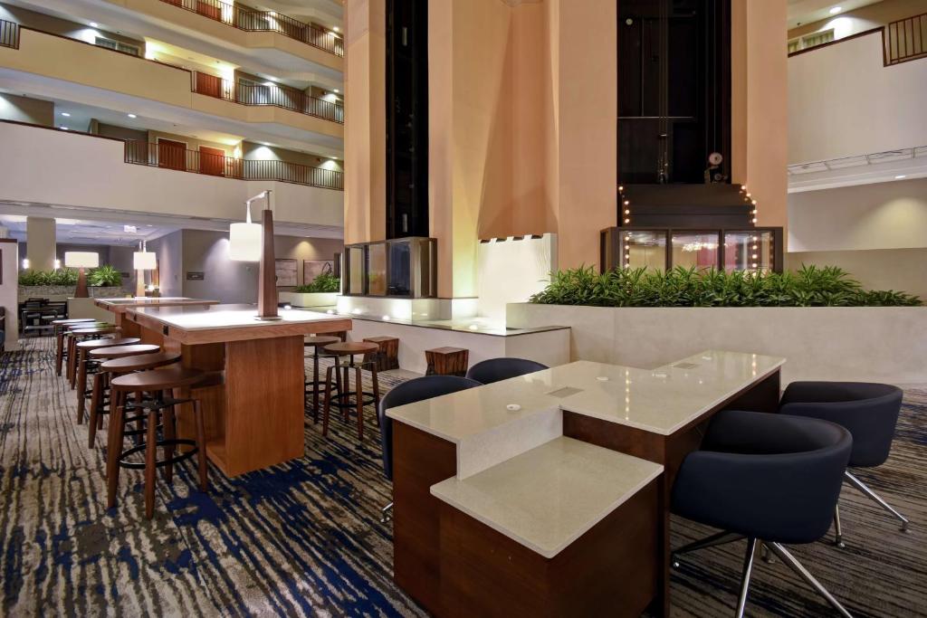Embassy Suites Charleston photo