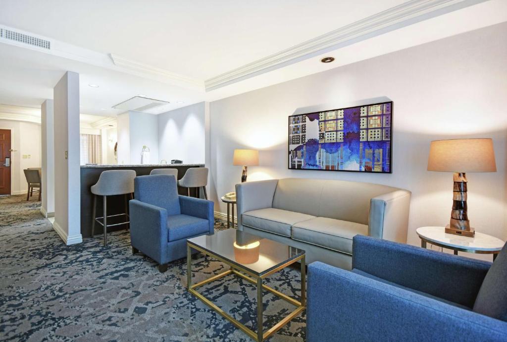 Embassy Suites Charleston photo