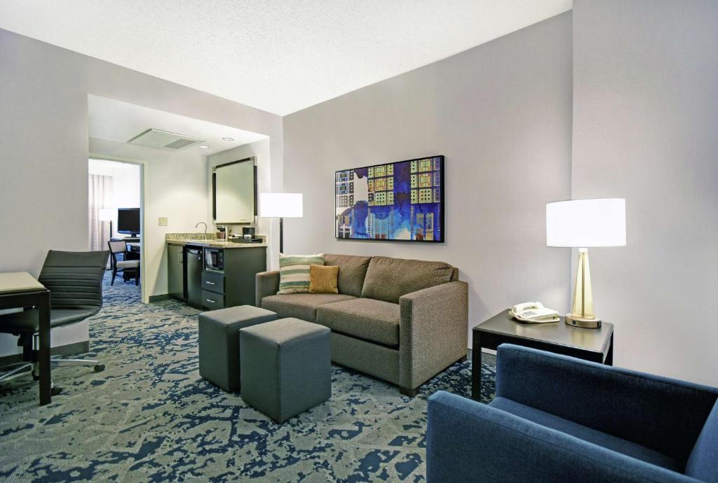 Embassy Suites Charleston - King Corner Suite Con City View - Non Fumatori