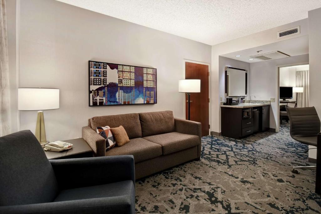 Embassy Suites Charleston photo