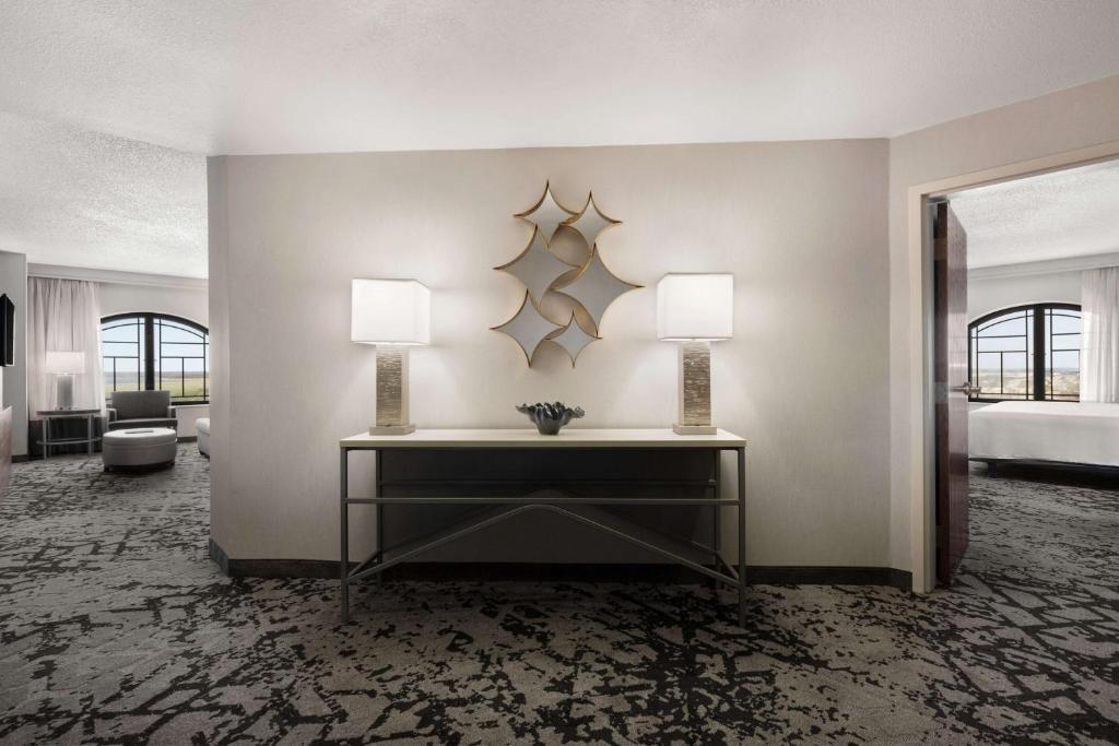 Embassy Suites Dallas - DFW Airport North photo