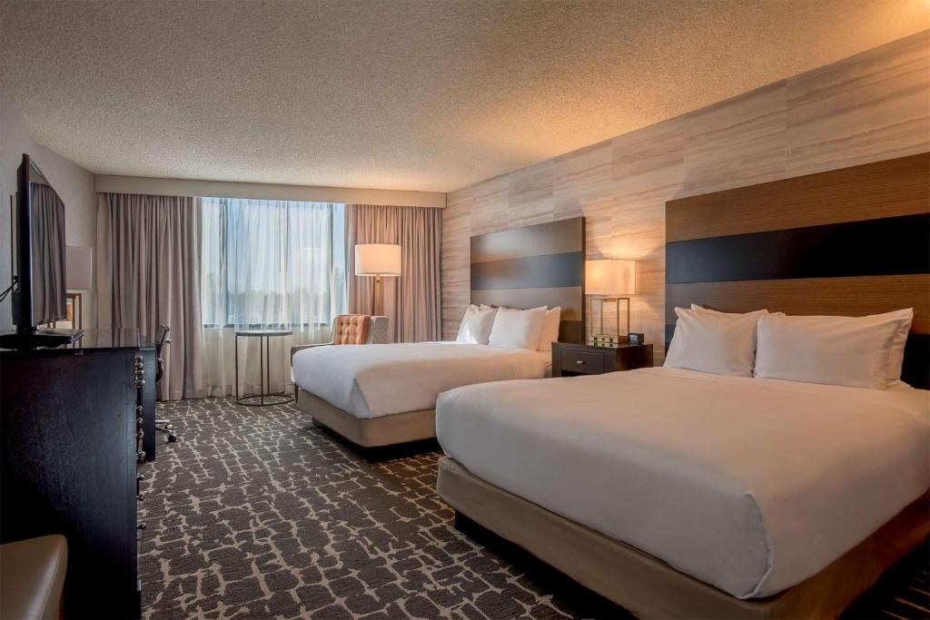 DoubleTree by Hilton Hotel Denver - Aurora - Standard Queen Room Con Due Letti Matrimoniali