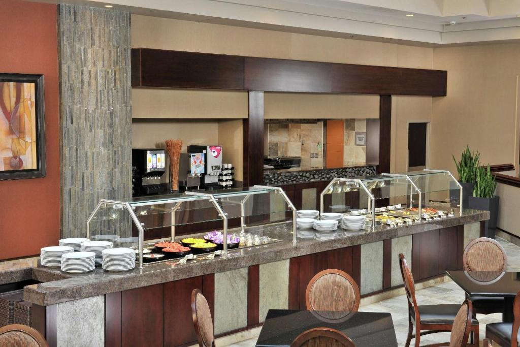 Embassy Suites Des Moines Downtown photo