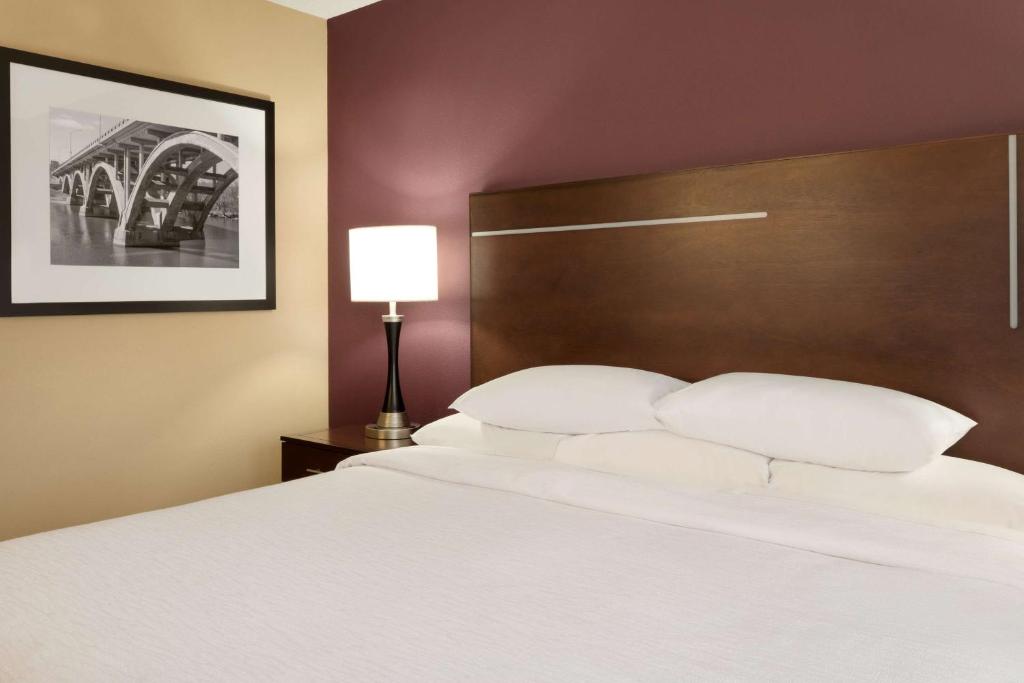 Embassy Suites Des Moines Downtown - Suite King De Deux Pièces - Non-fumeur