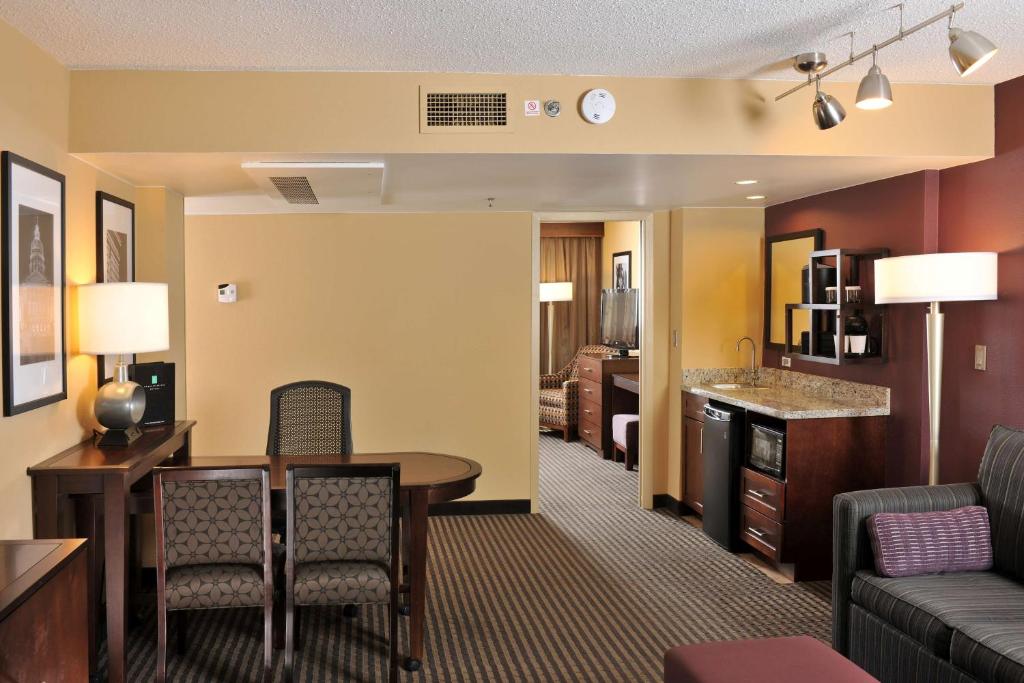 Embassy Suites Des Moines Downtown - Double Suite - Allergie Bien-être Conviviale
