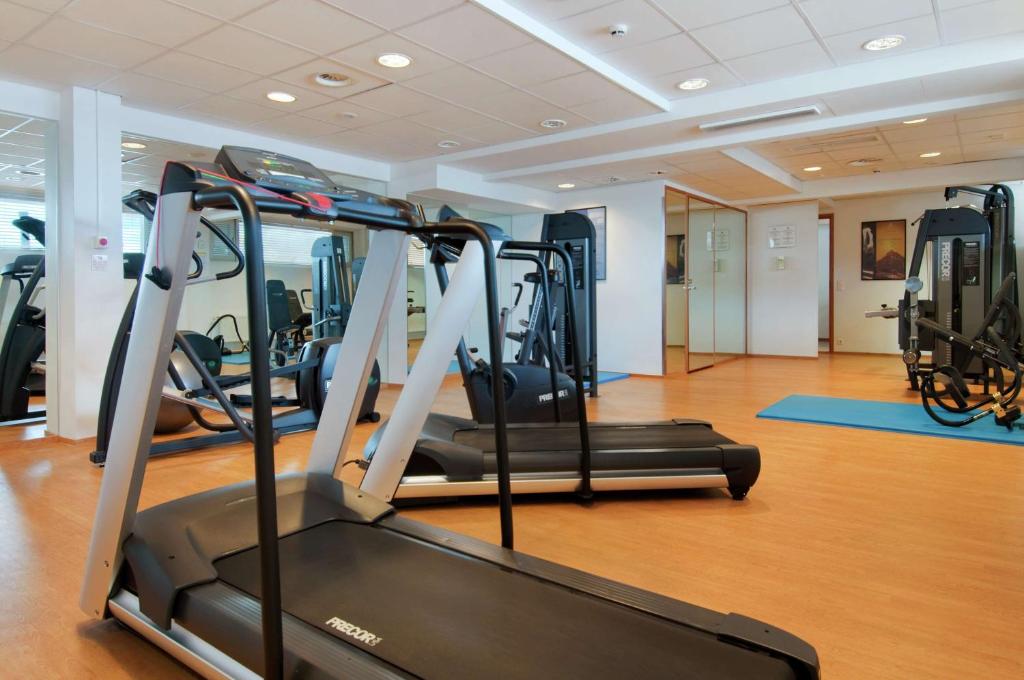 Fitness centrum a/nebo fitness zařízení v ubytování Hilton Helsinki Kalastajatorppa