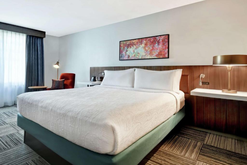 Hilton Garden Inn Houston/Galleria Area - Zimmer Mit Kingsize-Bett