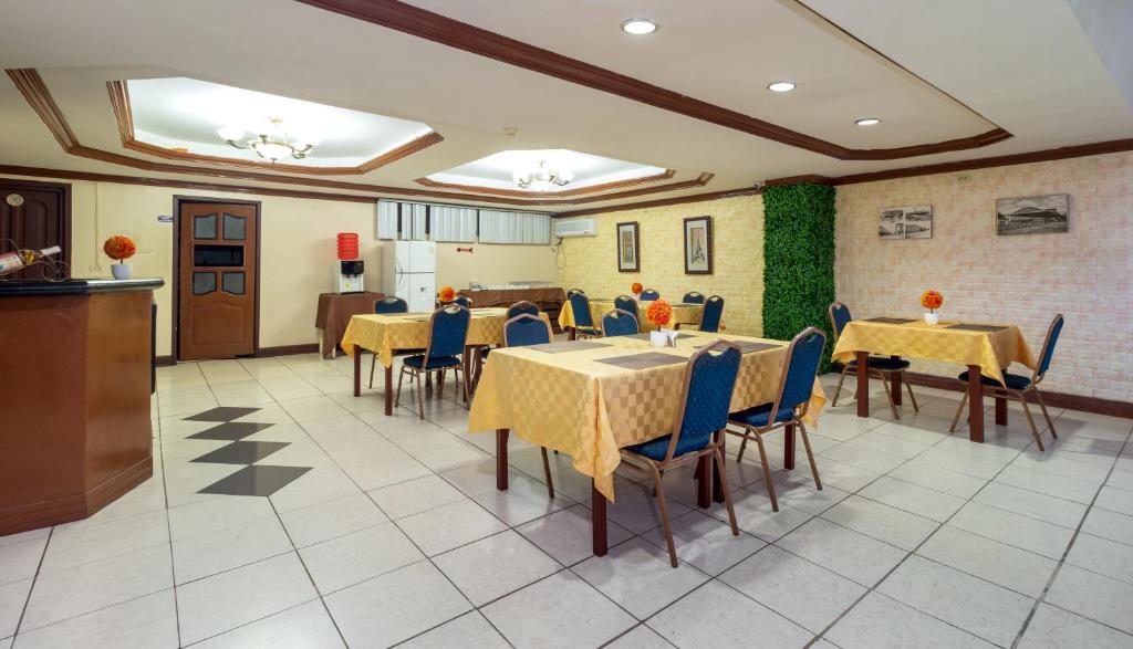 Restaurace v ubytování Hotel Malecon Inn