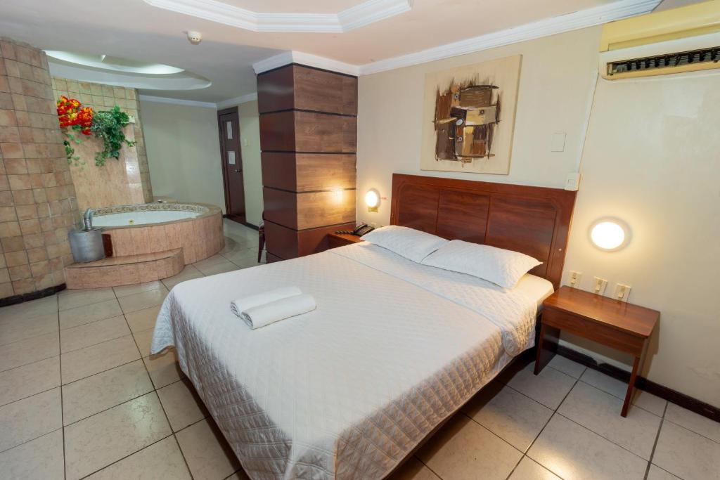 Hotel Malecon Inn - Housity