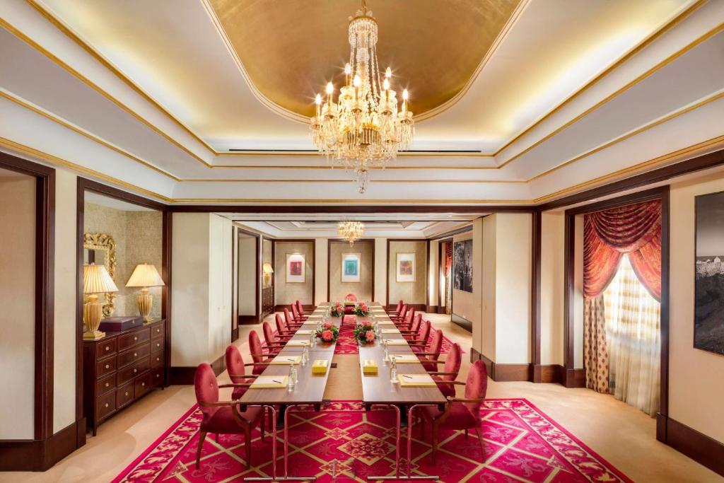 Posezení v ubytování Waldorf Astoria Jeddah - Qasr Al Sharq