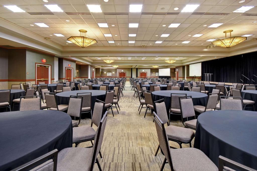 Embassy Suites Little Rock photo