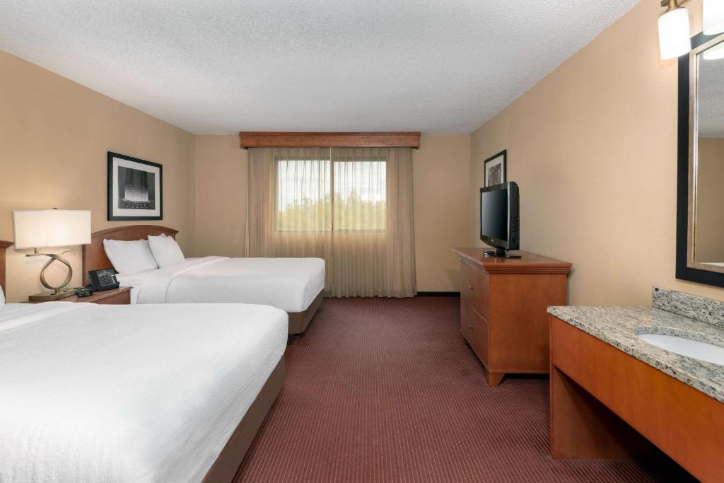 Embassy Suites by Hilton Kansas City International Airport - Suite Con Dos Camas Dobles: No Fumar