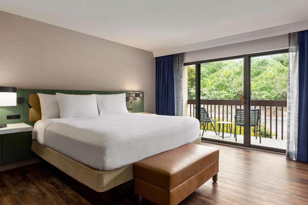 Hilton Garden Inn Monterey photo
