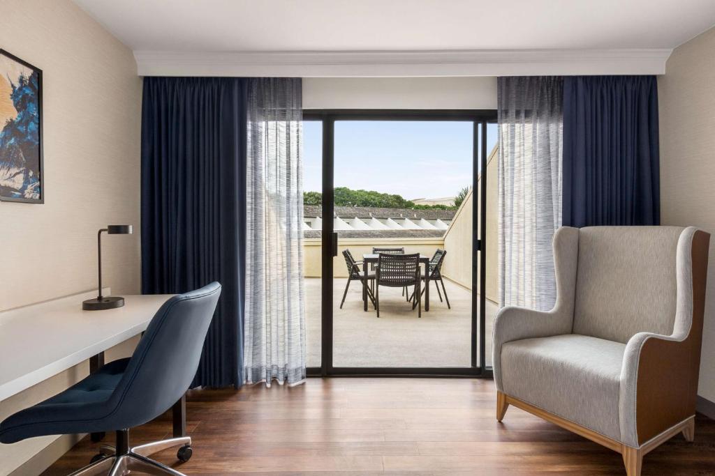 Hilton Garden Inn Monterey - Salle Roi Du Dernier étage Avec Un Grand Patio