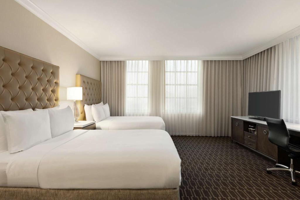 Hilton New Orleans / St. Charles Avenue - 