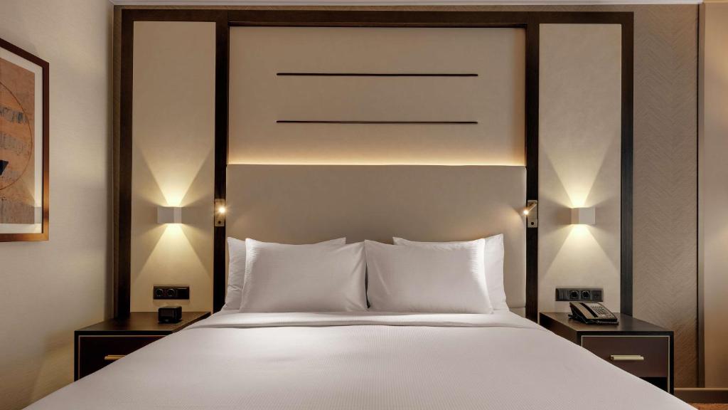 
King Room with Courtyard View
