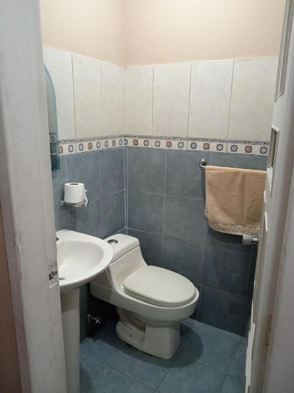 Koupelna v ubytování Tin House Quito