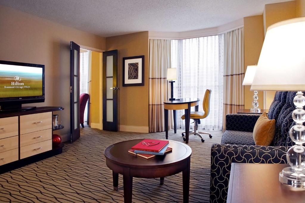 Hilton Rosemont Chicago O'Hare - 一居室国王套房
