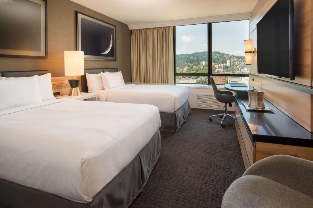 Hilton Portland Downtown - Double Room With Two Double Beds And City View - High Floor
