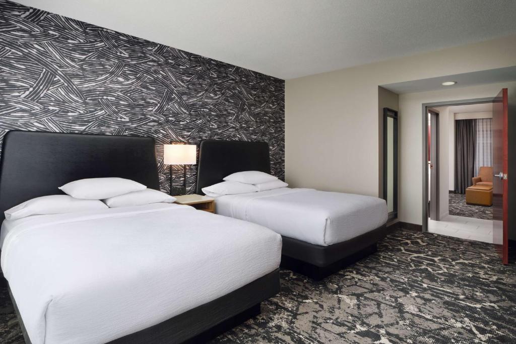 Embassy Suites by Hilton Hampton Convention Center photo