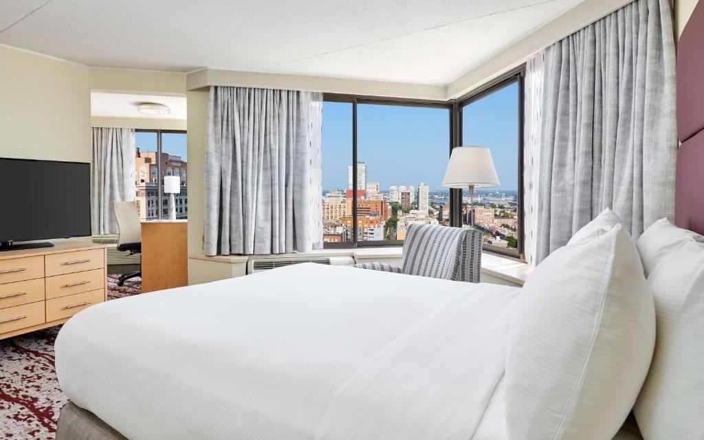 DoubleTree by Hilton Hotel Philadelphia Center City - Queen Room