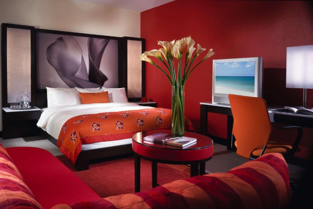 The Condado Plaza Hotel - Младший King Suite с балконом
