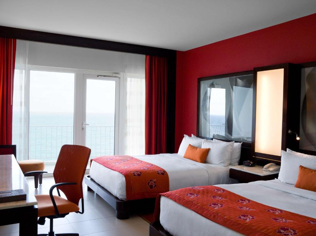 The Condado Plaza Hotel - Sala De Reina Con Balcón - Frente Al Mar