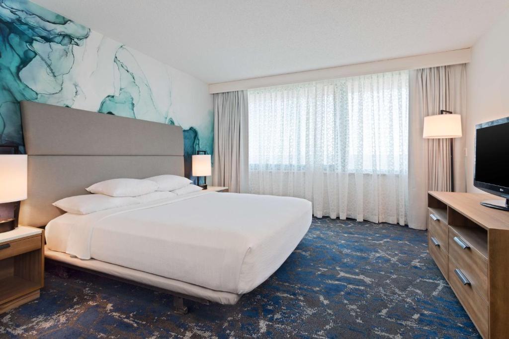 Embassy Suites by Hilton Tampa USF Near Busch Gardens photo