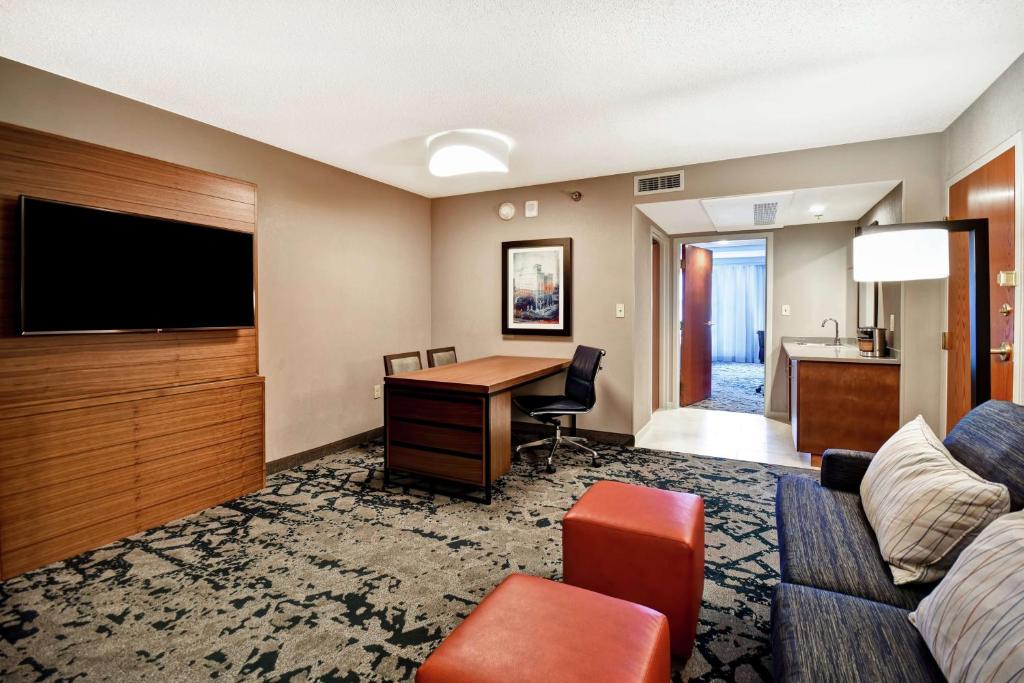 Embassy Suites by Hilton Omaha Downtown Old Market - Suite King De 2 Habitaciones - No Fumadores