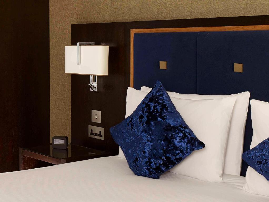 DoubleTree by Hilton Woking, Woking – Updated 2023 Prices