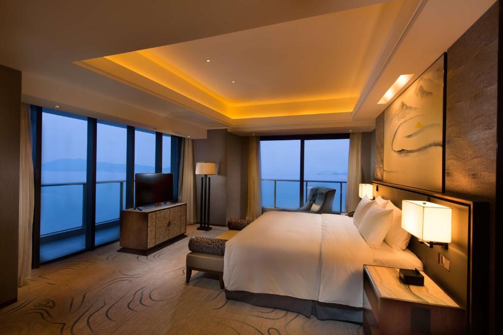 Hilton Zhoushan - Grand Deluxe Sea View Room