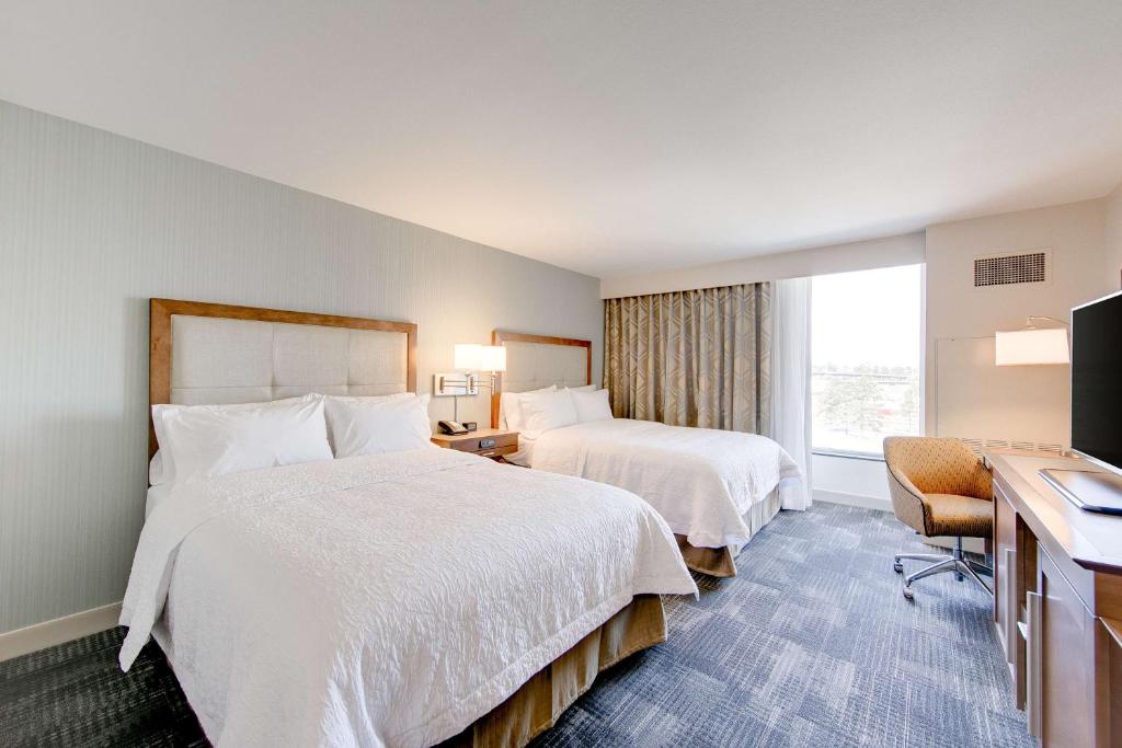 Postel nebo postele na pokoji v ubytování Hampton Inn & Suites North Houston Spring