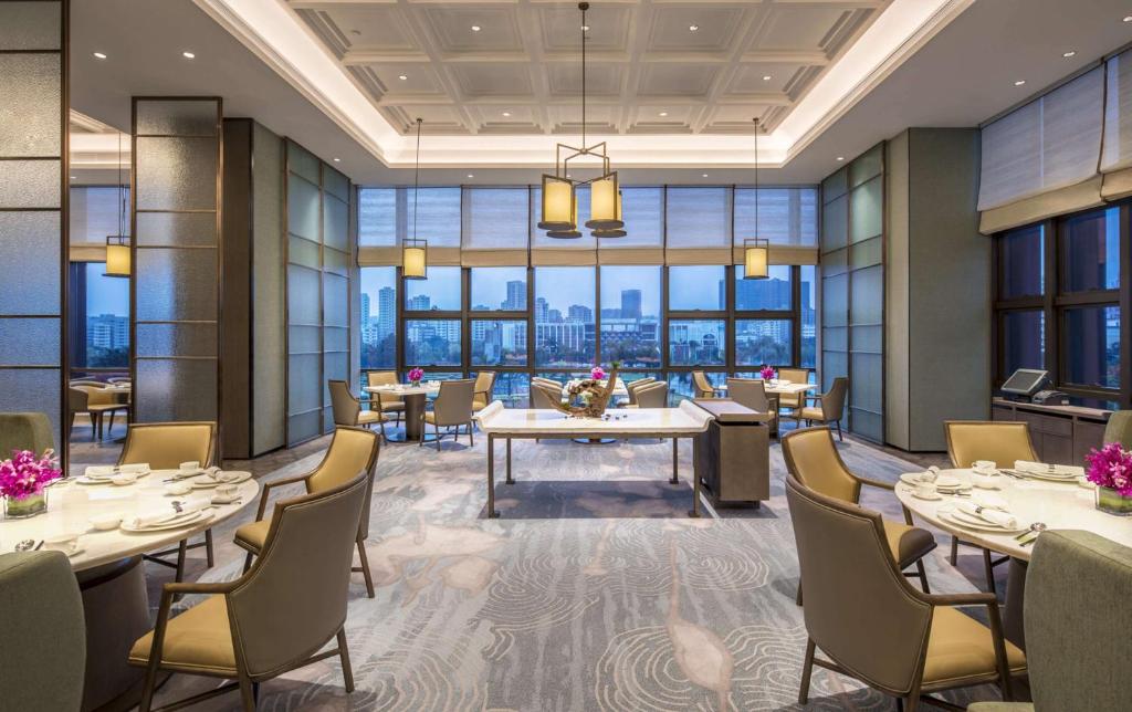 Posezení v ubytování DoubleTree by Hilton Hotel Shenzhen Longhua, Near Huawei, Foxcnn, Shenzhen North Railway, Uniwalk & Uniworld Shopping Mall, Sam's Club