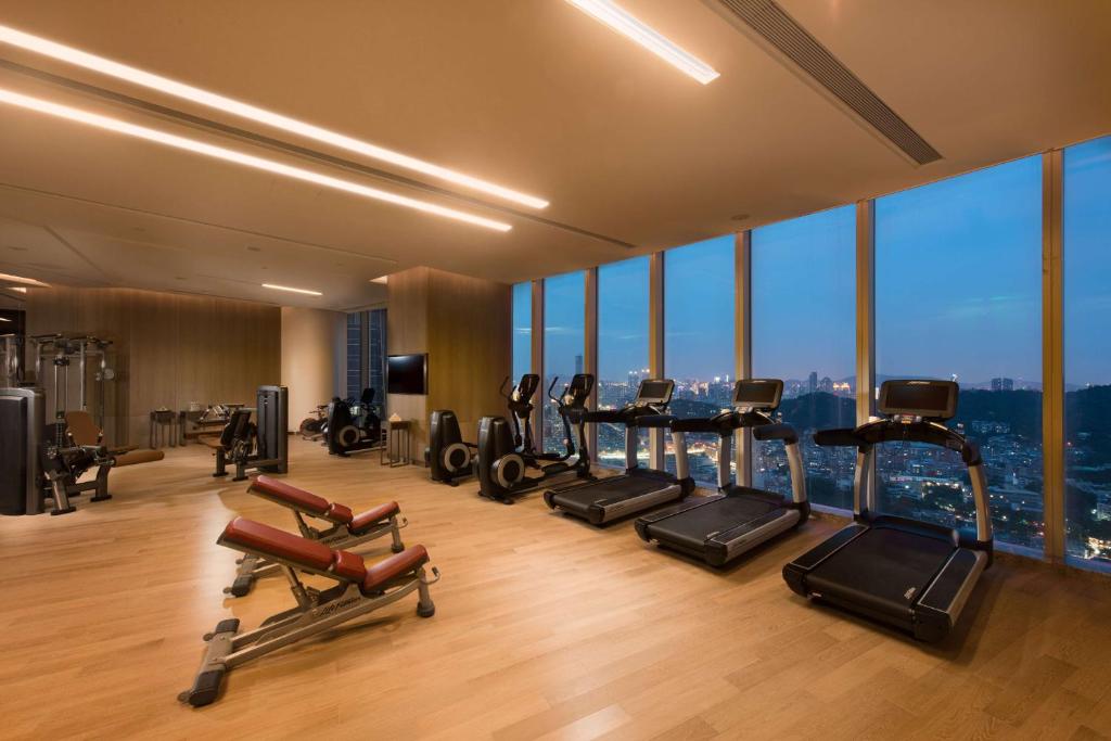 Fitness centrum a/nebo fitness zařízení v ubytování Conrad Xiamen