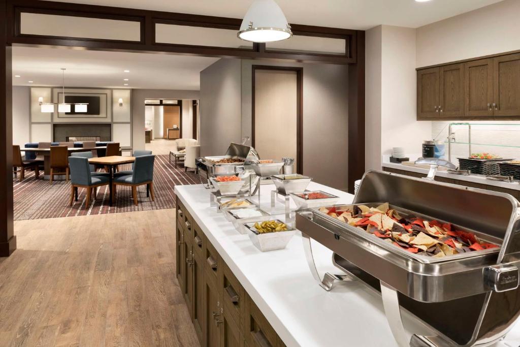 Homewood Suites by Hilton Chicago West Loop Fulton Mkt Area photo
