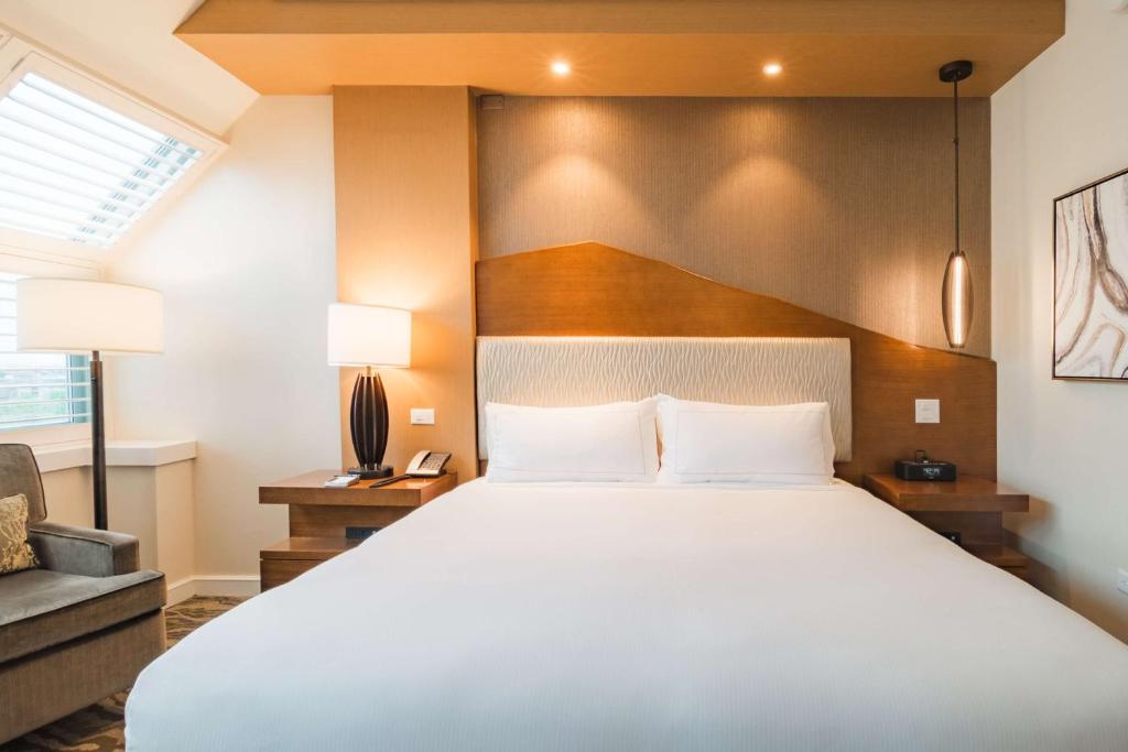 The Inverness Denver, a Hilton Golf & Spa Resort - 带浴缸的行政主室 - 机动性可访问