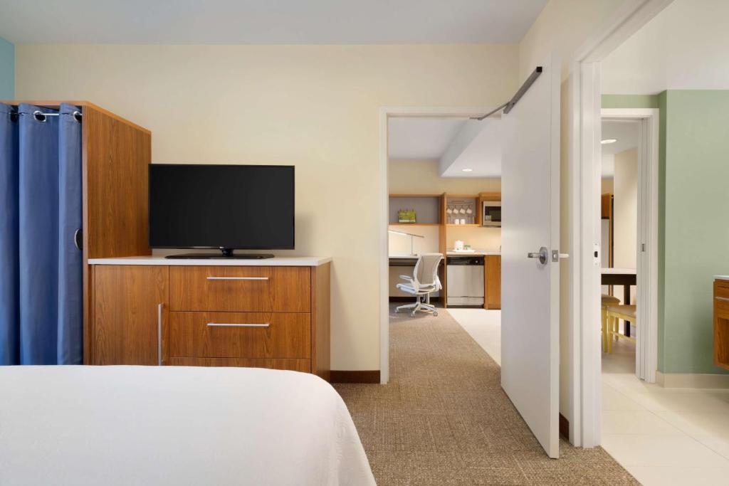 Postel nebo postele na pokoji v ubytování Home2 Suites By Hilton Joliet Plainfield