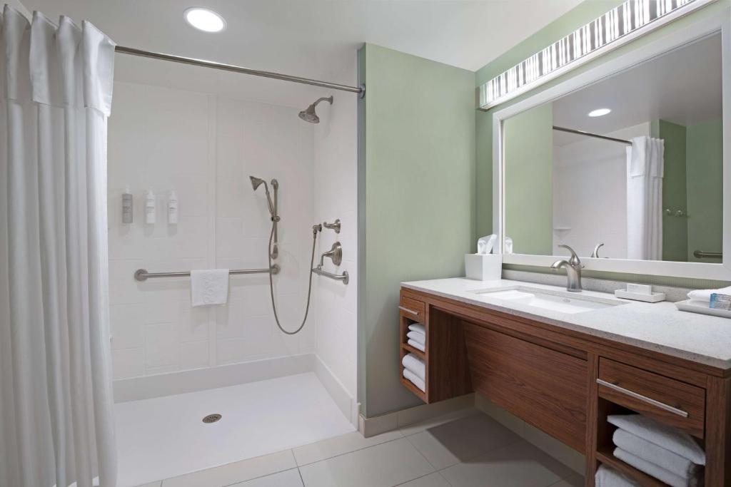 Koupelna v ubytování Home2 Suites By Hilton Joliet Plainfield