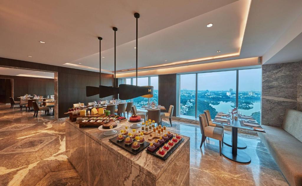 Conrad Bengaluru - Executive King Room - Accesso Al Salotto