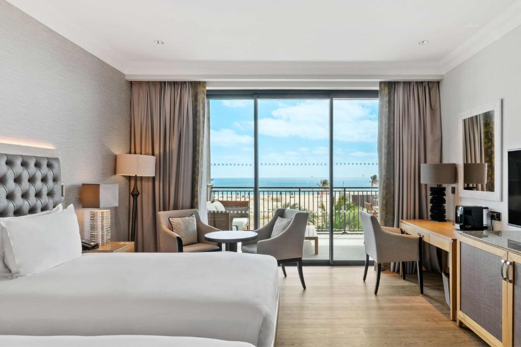 Postel nebo postele na pokoji v ubytování Hilton Cabo Verde Sal Resort