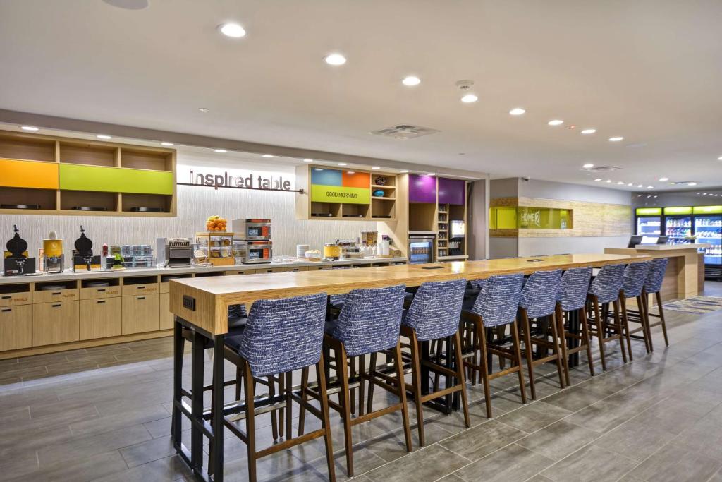 Kuchyň nebo kuchyňský kout v ubytování Home2 Suites By Hilton Plano Richardson